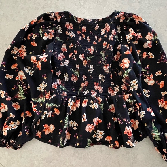Black Floral Smocked Peplum LS Top - Picture 4 of 7